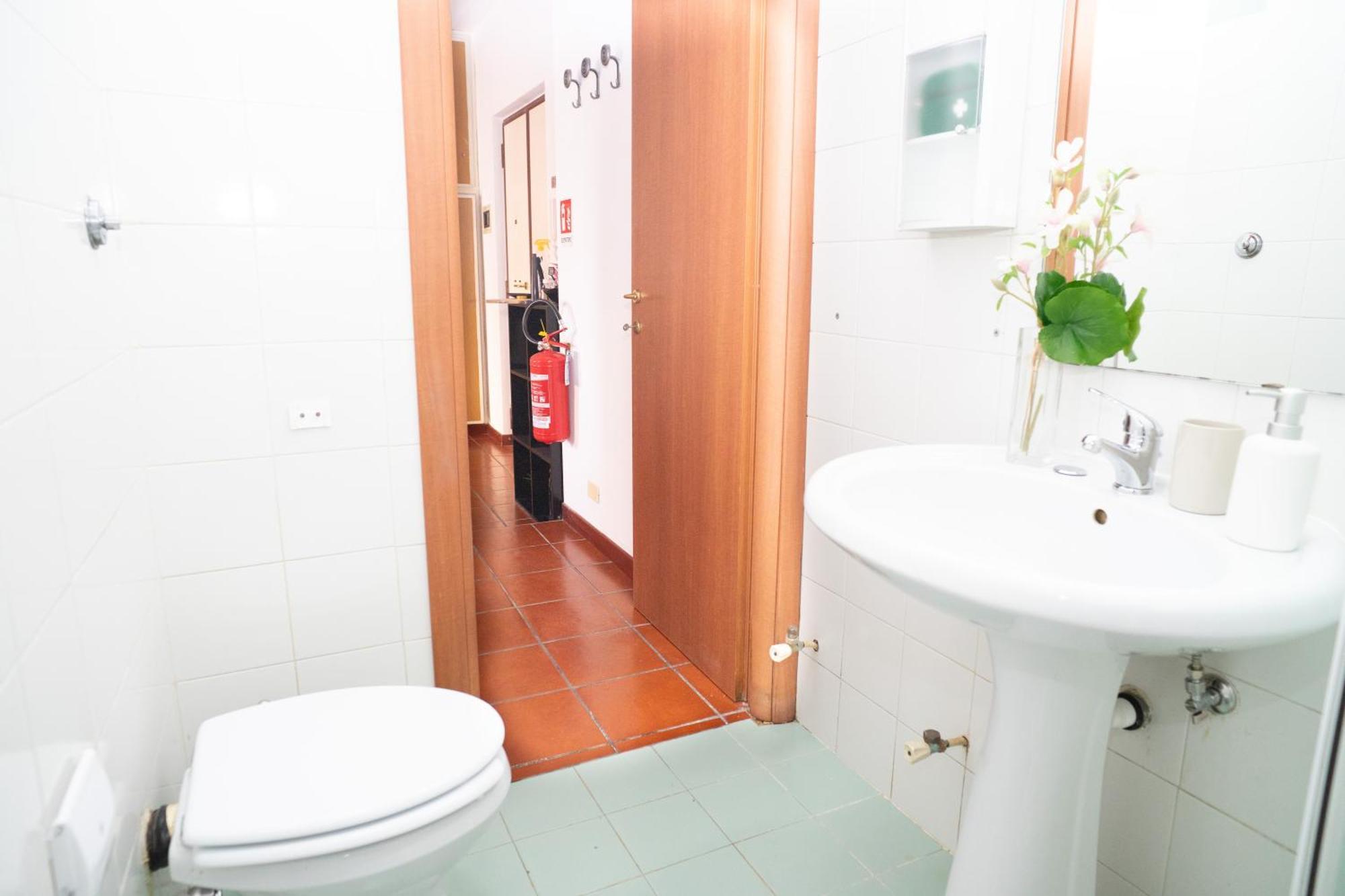 Modern And One-bedroom, 10 Min From Colosseum * Rom