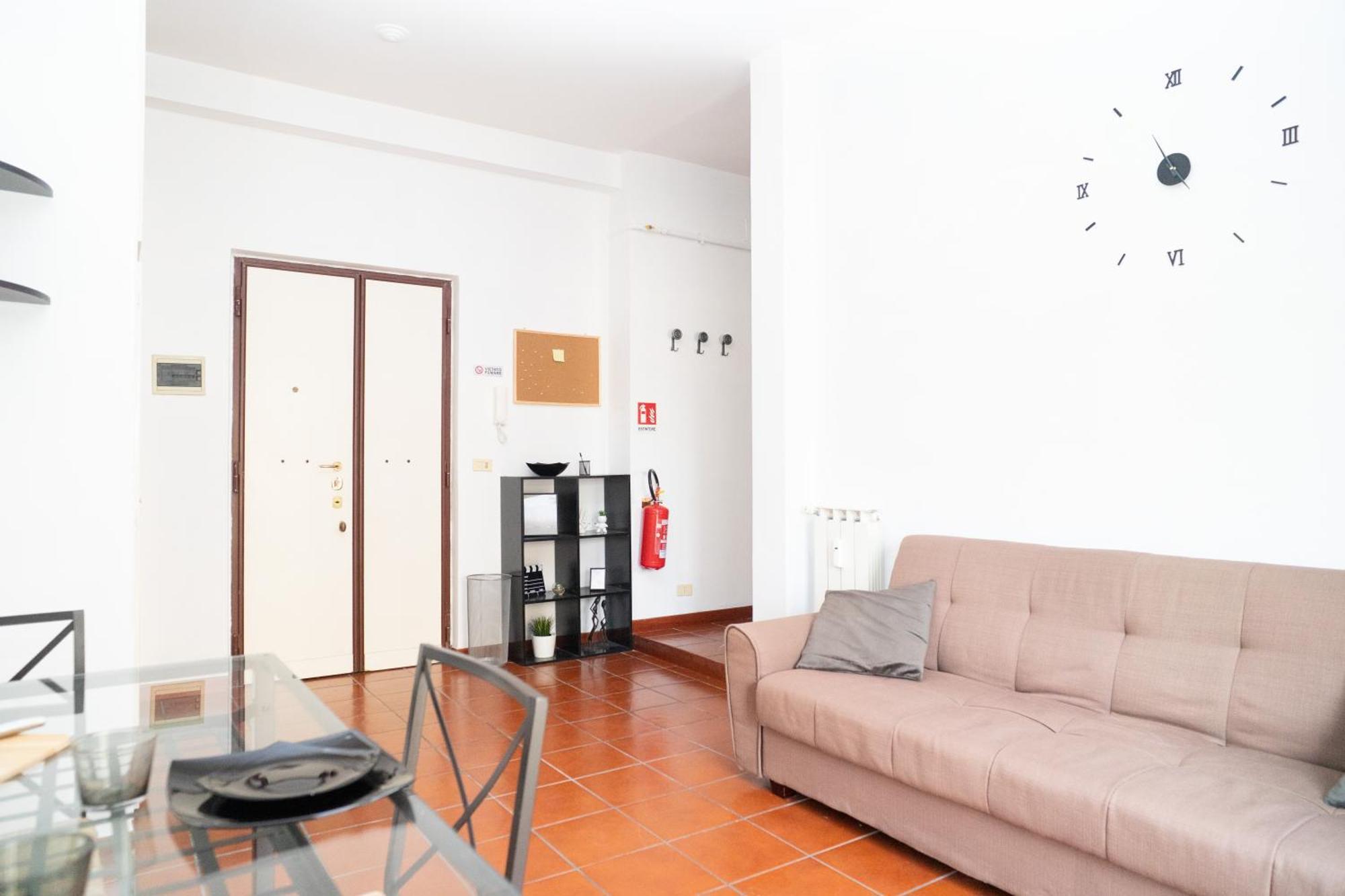 Modern And One-bedroom, 10 Min From Colosseum Apartment