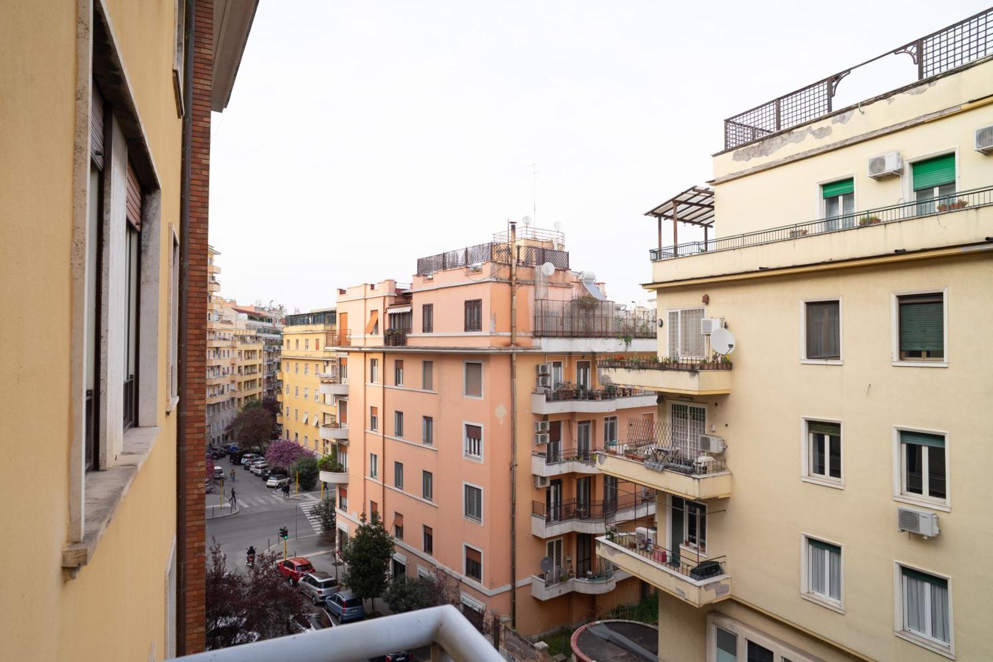 Modern And One-bedroom, 10 Min From Colosseum Apartment